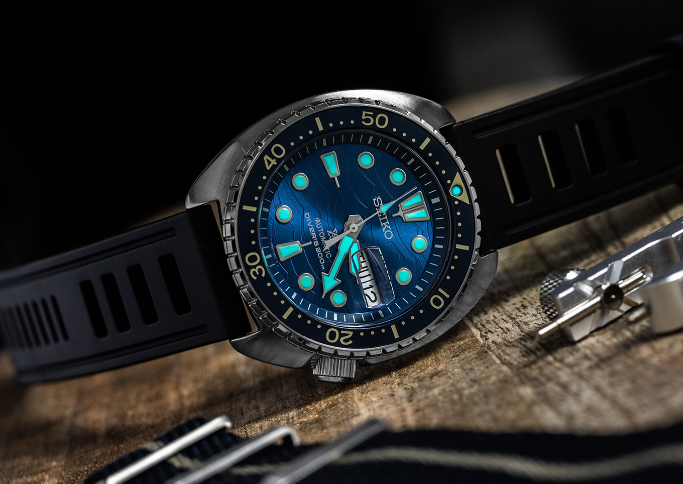 Seiko-diver-watch-with-a-rubber-strap