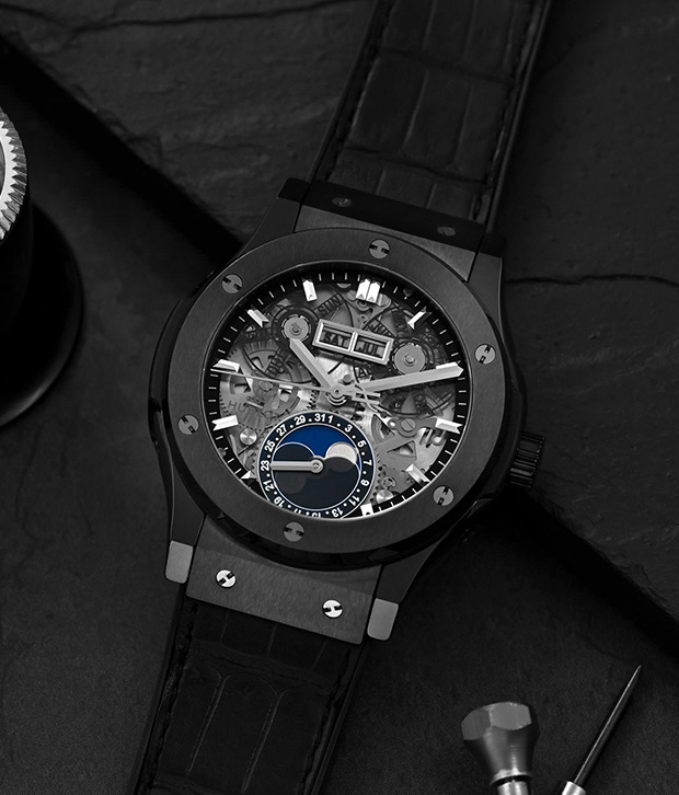 Setting the Hublot Moonphase Timepiece 